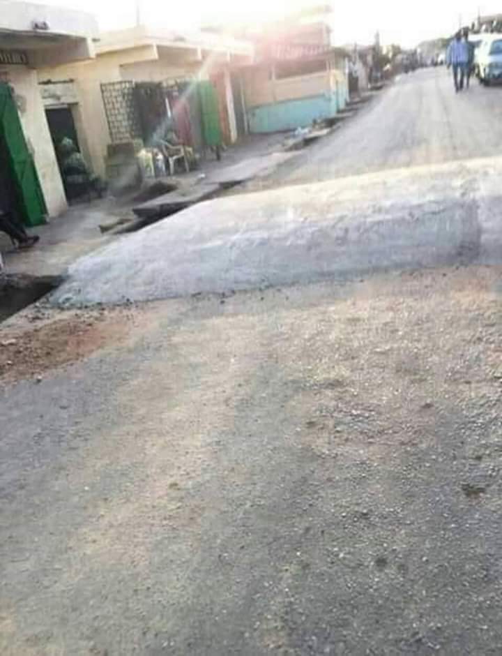 ouloufkar's tweet photo. ههههههه 😂😂😂 ههههههه 
ضريح الولي الصالح سيدي علي دودان👌😏يهدّ الكراهب 🚘 و الكيران👎 🚌 https://t.co/SbjmdAIdZj