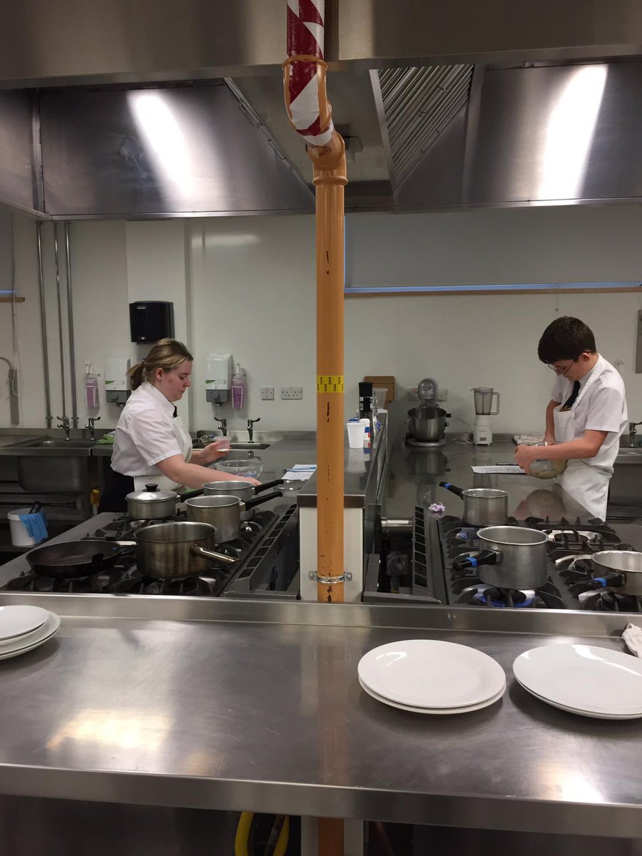LochgellyHWB's tweet photo. Big well done to our LHS representative who took part in the future chef local heats today. Huge congrats to John who will now go on to represent Fife in the next heat #chefforlife https://t.co/IJP2oBS3UL