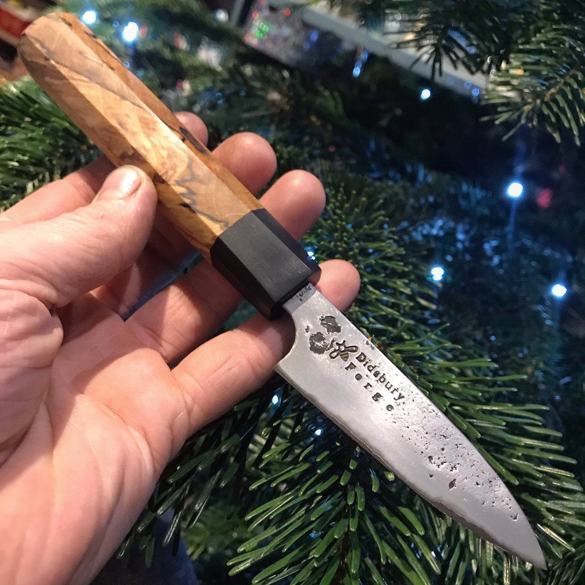 non_jic's tweet photo. It’s beginning to look a lot like Christmas 😊 #didsburyforge #sproutknife #ignorethepoliticsbobbinsandbuyhandmade https://t.co/OXidJFca3l