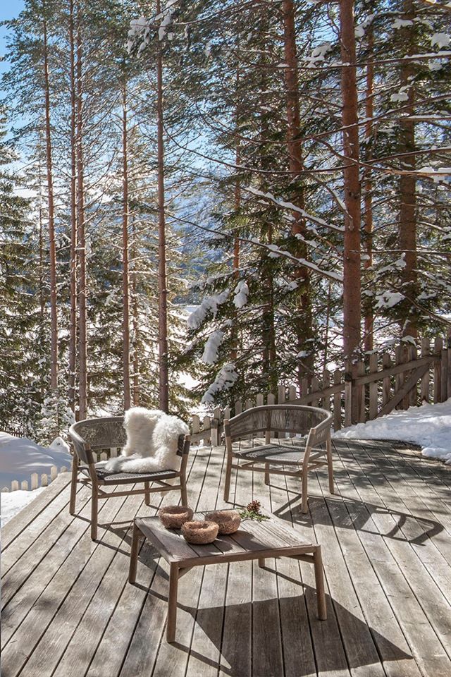 INTERNIMagazine's tweet photo. Il design sofisticato di #Ethimo arreda il 'salotto' dei Mondiali di sci alpino 2021 a #Cortina che 'accompagnerà' la Regina delle #Dolomiti lungo tutto il percorso #Cortina2021 https://t.co/kg4ys0paJu https://t.co/3dDwgS5PKS