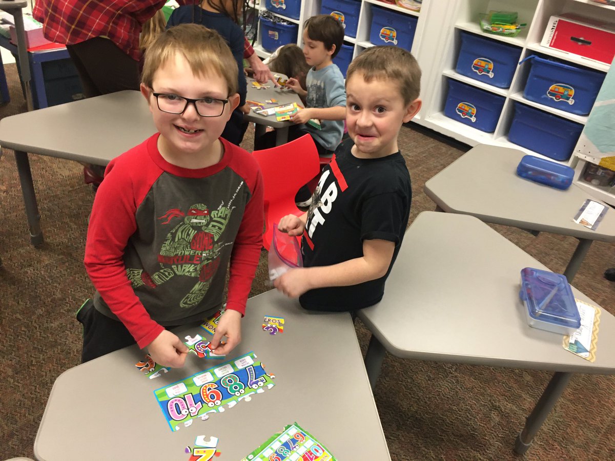 TomlinsonMary14's tweet photo. I had so much fun subbing in @MrsGreenK1Clas1 today! We built puzzles with our buddies! @JenHawkins2305 @VV_Voyagers @SiebertDawn @CY_Weddings #morefunwithfriends #viewourstory #enjoytheview https://t.co/vH24QlW4UC