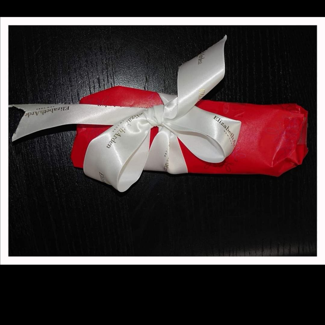 SnapsSt's tweet image. Snappy Snaps St AlBans
@SnapsSt 
Today William got a prensent from. Happy custmer well done 😊🤶