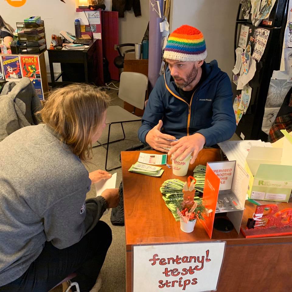 HRAC_Denver's tweet photo. Stevie trains participants how to check their drugs for the presence of fentanyl and fentanyl analogues, AND talks about harm reduction measures they can take to keep themselves and others safe. #overdoseprevention #fentanyltesting #drugchecking https://t.co/yfsT23AFl0