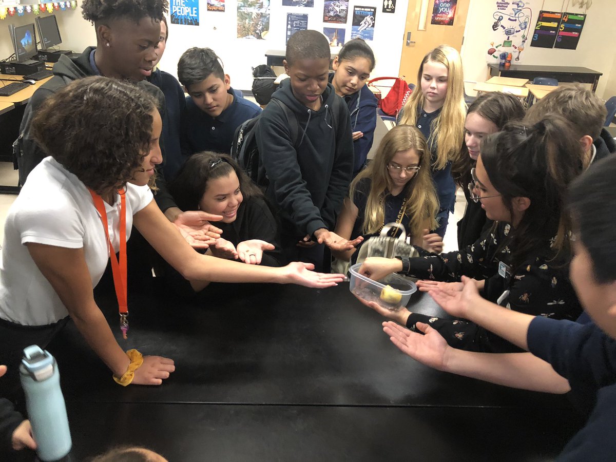 difyesci's tweet photo. Scientists from @KawaharaLab visited Ss on 11/22 as part of the SEFS pilot program with @UFEarthSystems what an amazing opportunity to connect with a #realflscientist in person! @MarionCountyK12 @HorizonAcadFL @BenWhitehouse98 @theREALDonMaier https://t.co/Y9BHtJx5J6