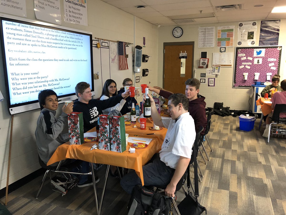 PoppyAdair's tweet photo. Shout out to @thatlitchic who does an amazing engaging mystery unit! #FMSD12DAYS #Day7 #BTMSTECHIES https://t.co/p4EOJFwZwy