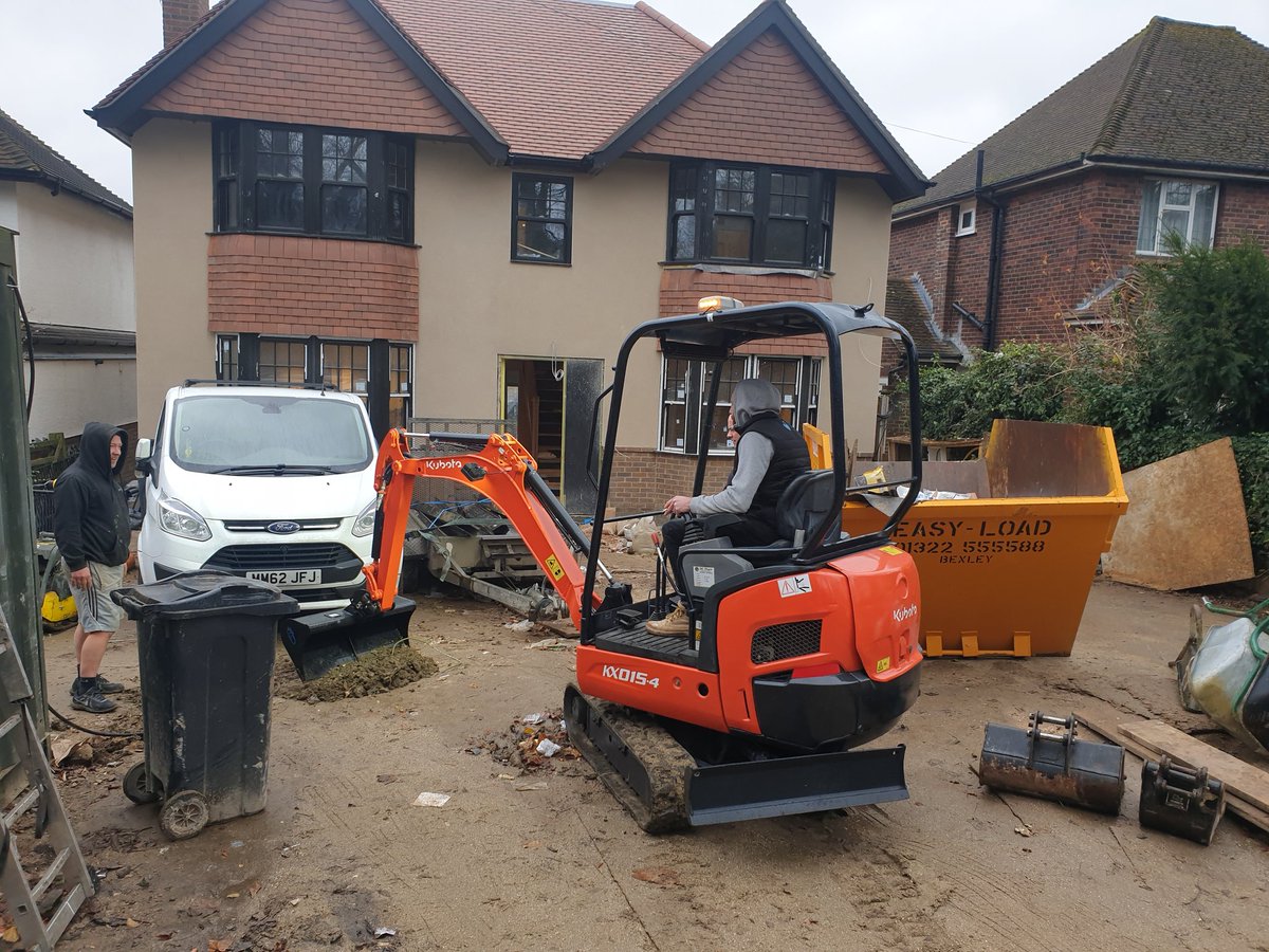 The referbished kubota kx015-4 back out working with a very happy customer this afternoon.