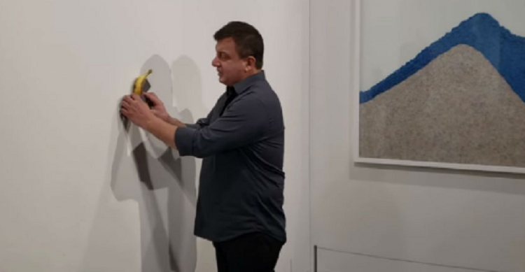 conciertoradio's tweet image. Se comieron el plátano pegado a la pared que costaba 120.000 dólares ► bit.ly/2PvVYPM