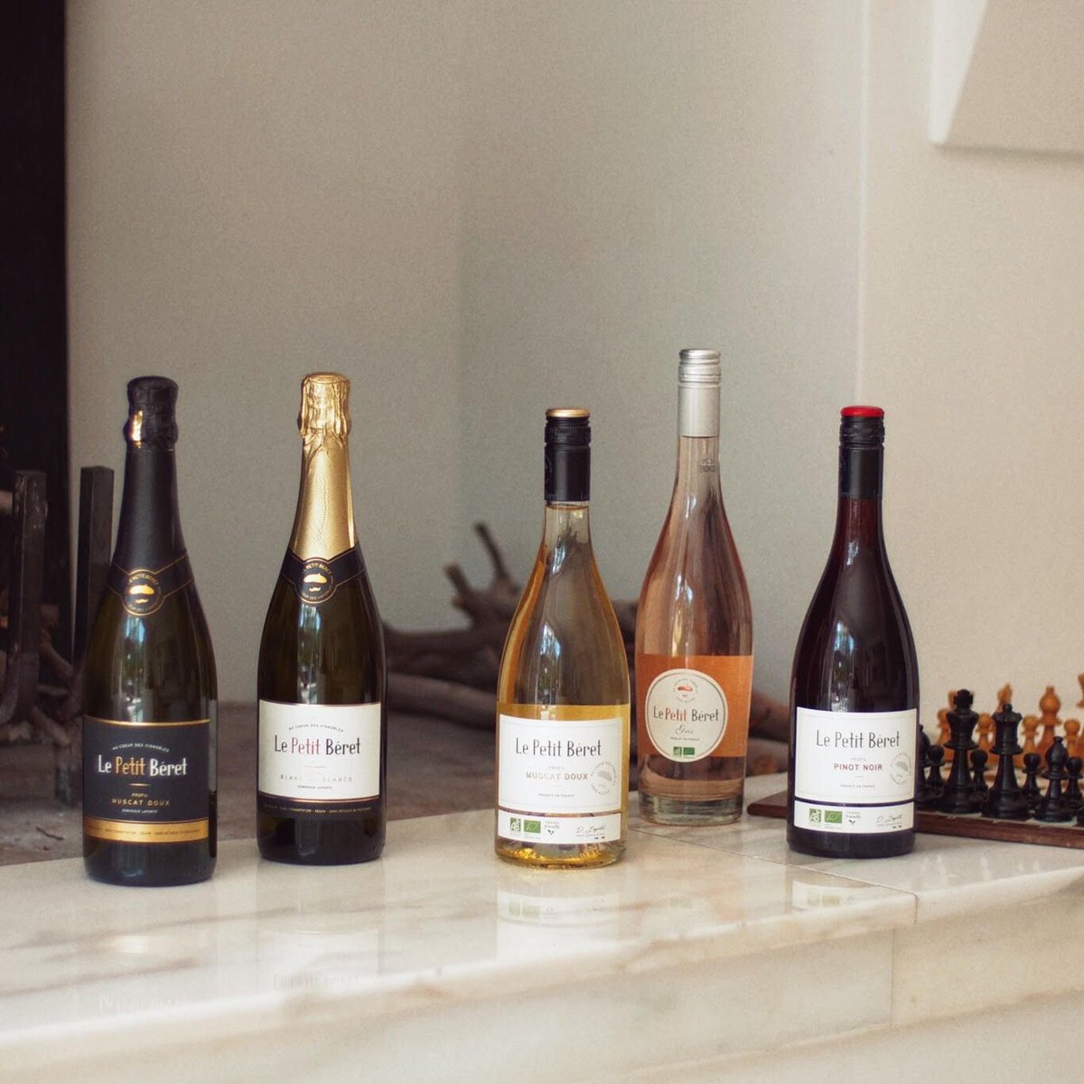 Et vous, pour accompagner vos repas de fête, vous êtes plutôt rouge, blanc, rosé, ou pétillant ? 🎄 ✨ N'oubliez pas, chaque jour une bouteille à gagner sur notre compte Instagram 😍 
buff.ly/2sbOI3u
#noel #fetes #christmas #NYE #lenouvelapero #sansalcool #noalcohol