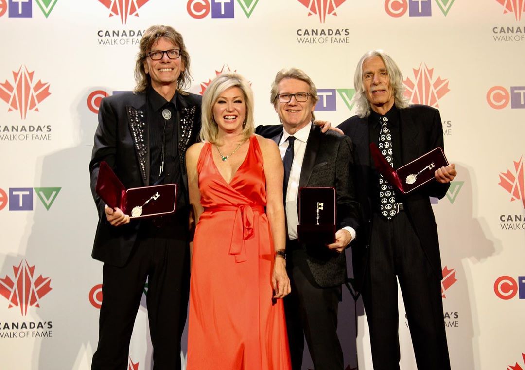 TriumphTheBand's tweet photo. We have had so many amazing experiences over the years in #Mississauga, but nothing tops this!!!

Thank you to @citymississauga Mayor @BonnieCrombie for honouring #TRIUMPH with #KeystotheCity. We are truly moved by this incredible gift.🗝️🗝️🗝️

- @rikemmett, #MikeLevine, #GilMoore https://t.co/U5ura7Ir6A