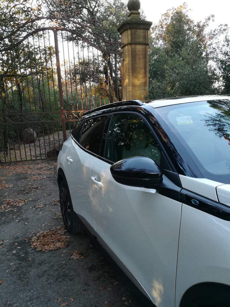 LeClubPeugeot13's tweet photo. Essai #Peugeote2008 GT 136 ch
Agrément, douceur et dynamisme, avec un comportement similaire à la version thermique
#peugeot #peugeot2008 #e2008 #fullelectric #2008firstdrive https://t.co/YS2FyJPYJ5
