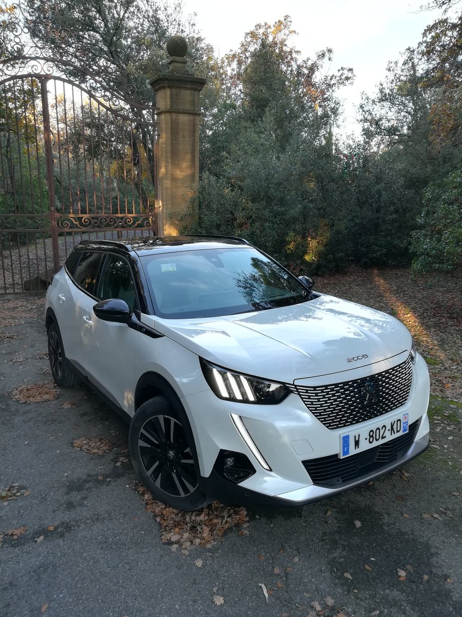 LeClubPeugeot13's tweet photo. Essai #Peugeote2008 GT 136 ch
Agrément, douceur et dynamisme, avec un comportement similaire à la version thermique
#peugeot #peugeot2008 #e2008 #fullelectric #2008firstdrive https://t.co/YS2FyJPYJ5