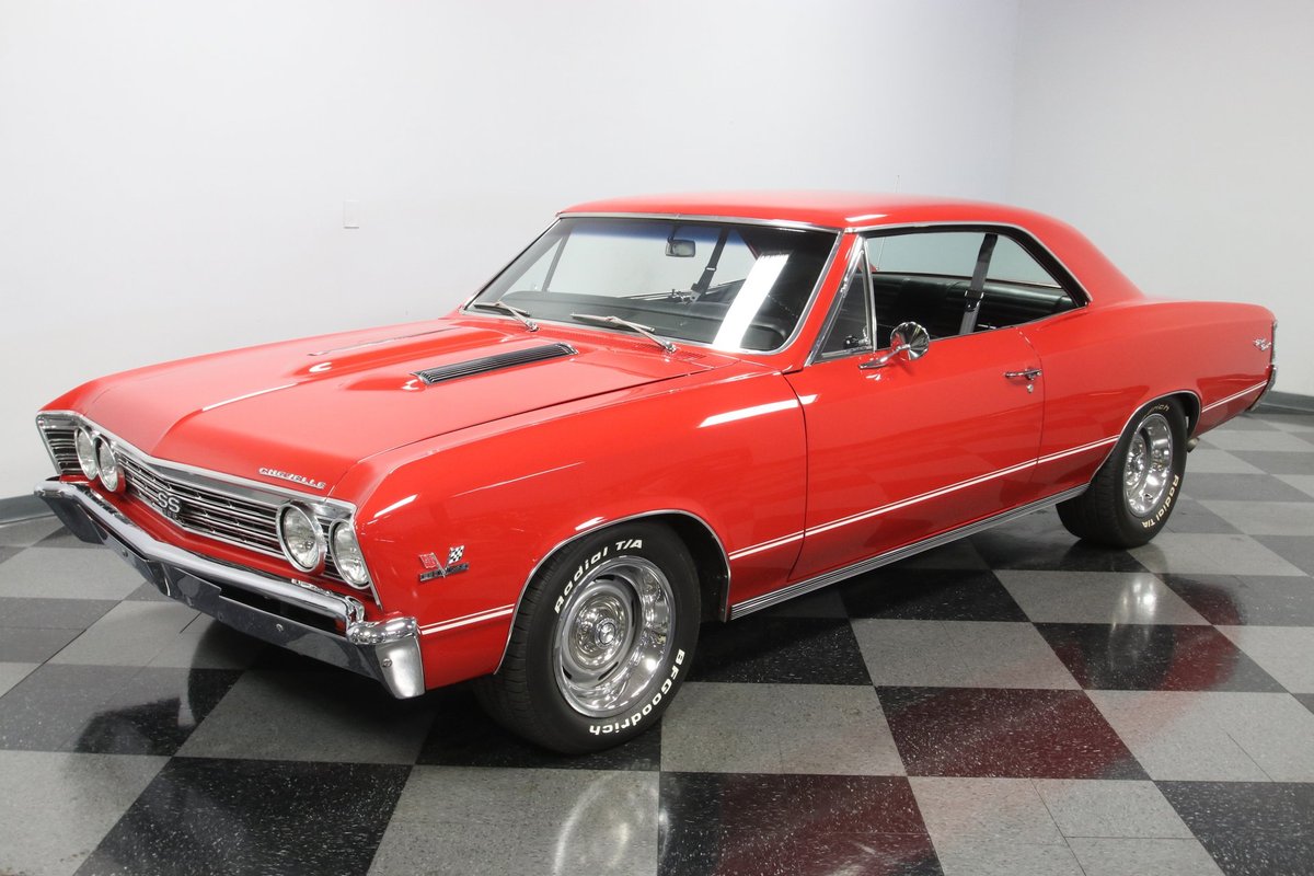streetsidecars's tweet photo. This 1967 #Chevrolet #Chevelle SS 396 and 1968 #Dodge #Charger are both from our #Charlotte showroom. Which do you prefer?

#Moparornocar #Chevy #classicchevy #classicdodge #performance #supercharged #streetsideclassics #streetside #classics #automotive #classics #classiccars https://t.co/4ovNvHYpgj