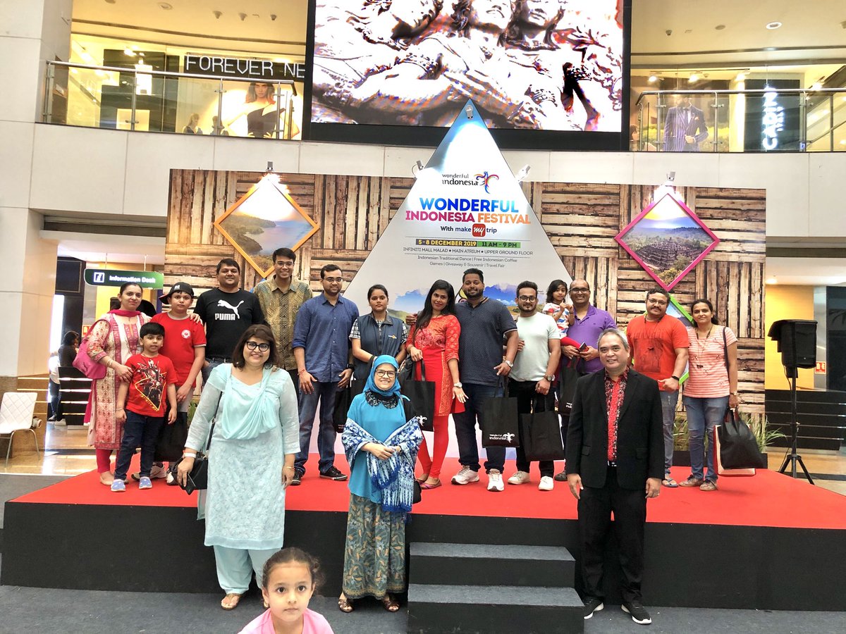 SigitWtj's tweet photo. #WonderfulIndonesia Festival (2)#IndonesianTraditionaldance #SumatraCoffee #Quiz w/souvenirs on #destinations #Bali &amp; #5superprioritydestination DSP #TobaLake #Borobudur #Mandalika #LabuanBajo ⁦@Parekraf_RI⁩ ⁦@indtravel⁩ ⁦@Kemlu_RI⁩ #KJRI #VITO #Mumbai #6/12/19 https://t.co/kd4phnjoRF