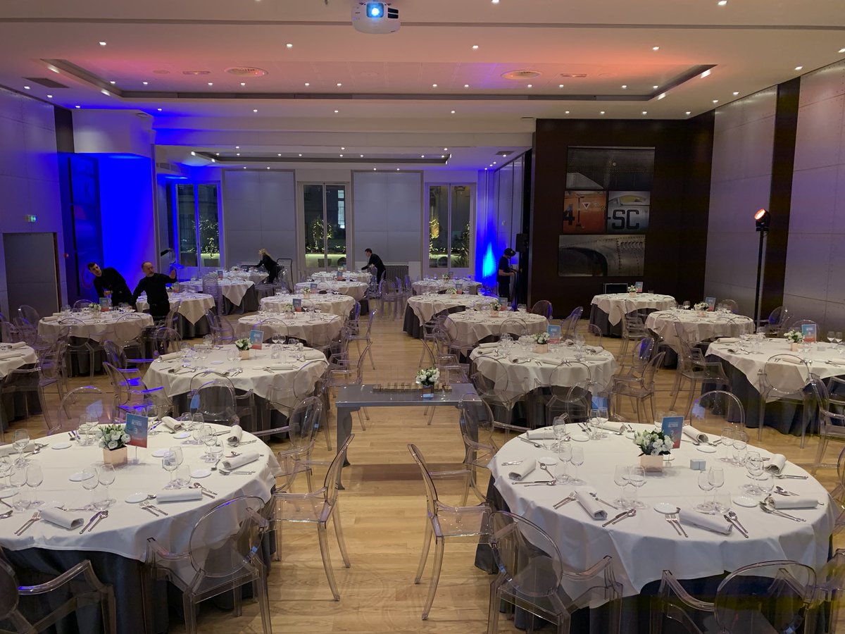 Actionco_fr's tweet photo. La préparation des #TAC19 à @AeroclubFrance. Malgré les grèves, la soirée s’annonce superbe ! #coulisse #businessfirst #actioncoà30ans https://t.co/rm9Rwu4rYJ