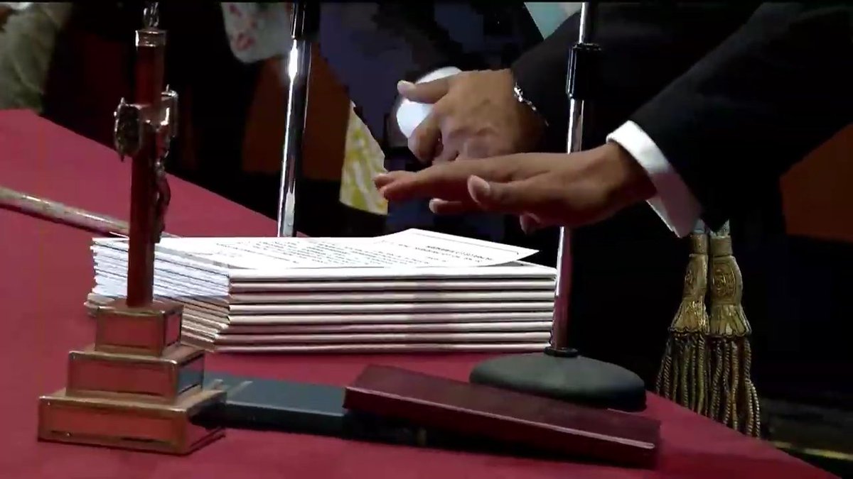 CEREMONIA DE ASUNCIÓN.
El Gobernador <a href="/GustavoSaenzOK/">Gustavo Sáenz</a> tomó juramento a <a href="/rdibashur/">roberto dib ashur</a> en el cargo de Ministro de Economía.
#Salta #Argentina