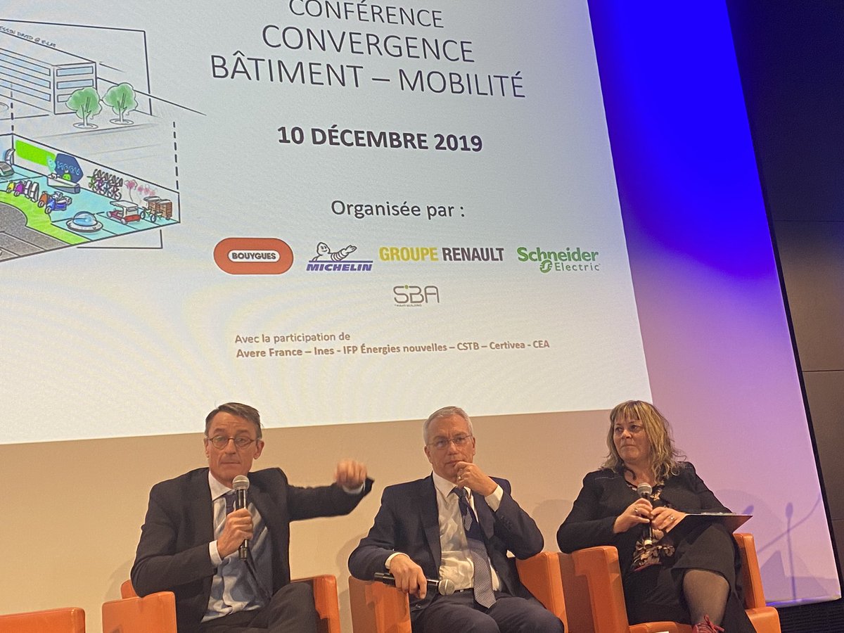 ChLienard's tweet photo. Conférence #ready4mobility @EM_Francois1 : la mobilité électrique va devenir.... un accessoire du bâtiment ! https://t.co/Jp4DipMzQ4