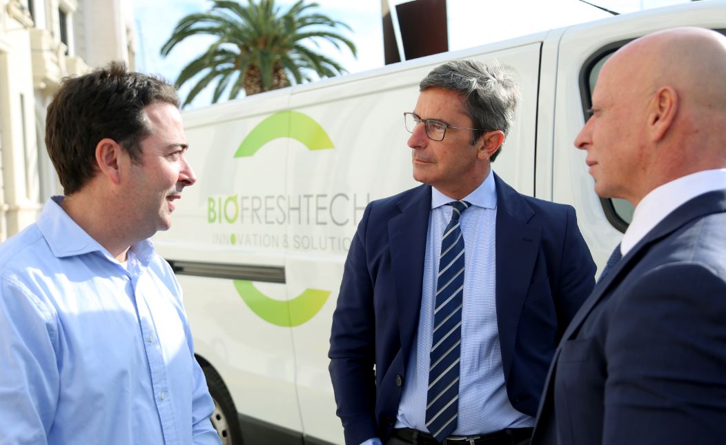novologistica's tweet photo. La empresa española @biofreshtech patenta una tecnología que revoluciona la logística del frío para alimentos y medicamentos https://t.co/UJWGl2dsnr #transporte #mercancias #alimentos #farmaceuticos #carretera #carretera https://t.co/Do8WGnNpQo