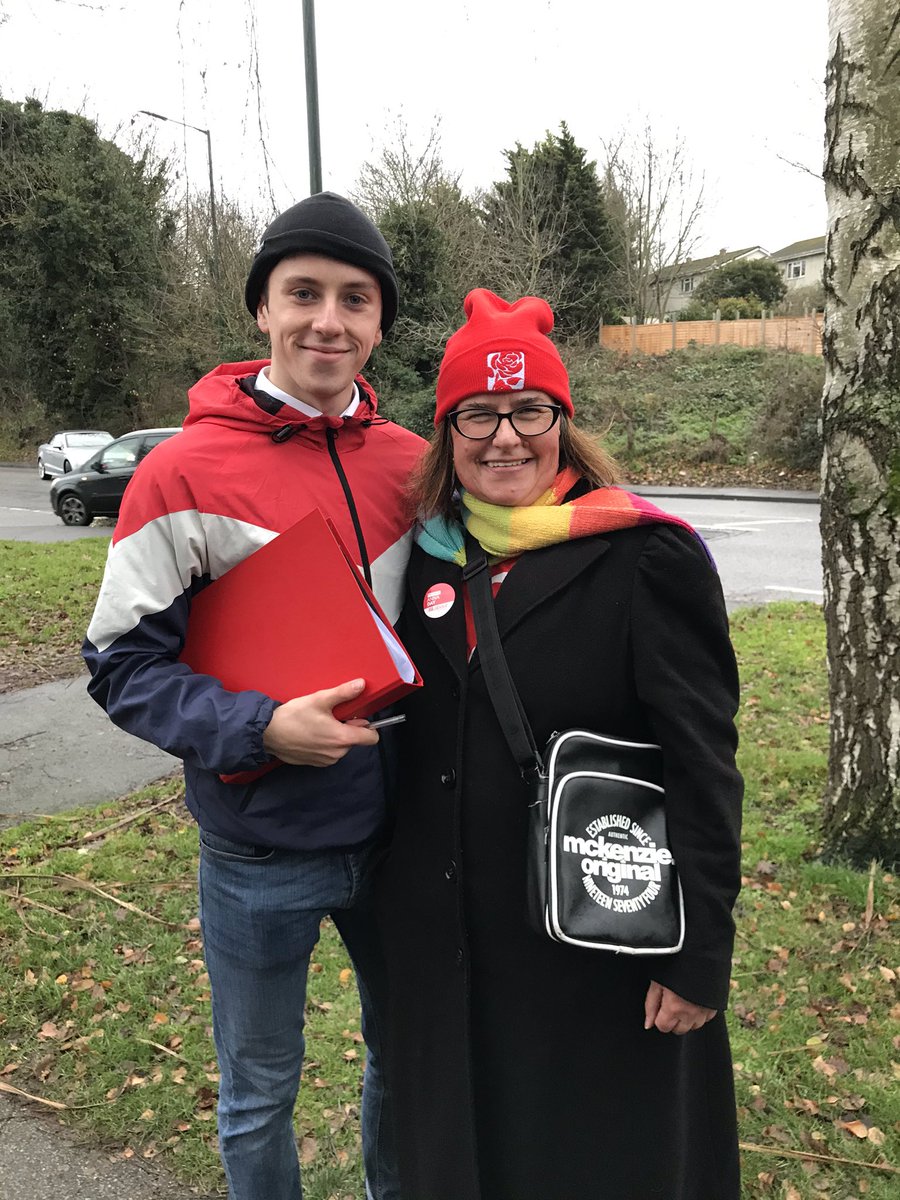 Annarbanannar's tweet photo. Some pics of the last 2 days canvassing sessions.

What’s lovely is that in the Labour Party there are so many people willing to actually come out and do something about our futures 🌹🥰

#DAYforchange
#peoplepower
#onyourside https://t.co/CpBnbWMYgK