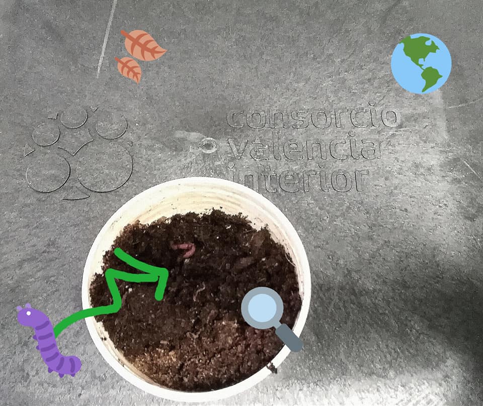 AlpuenteA's tweet image. Ayer varias familias de #Alpuenteysusaldeas recibimos nuestra sesión formativa con 
@heroes_urbanos
 para comenzar a funcionar ♻️ con nuestras #composteras domésticas
🙌🙌🙌
Muy pronto la siguiente, para los que os habéis quedado con ganas o no pudisteis venir!!!