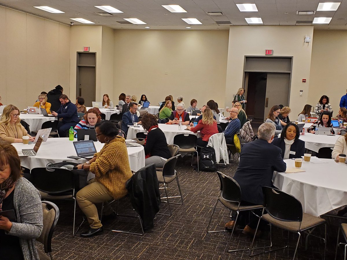 Remarsh76's tweet image. Full house! Great time sharing with educators this AM at #LearnFwd19 on #assignmentsmatter @edtrust