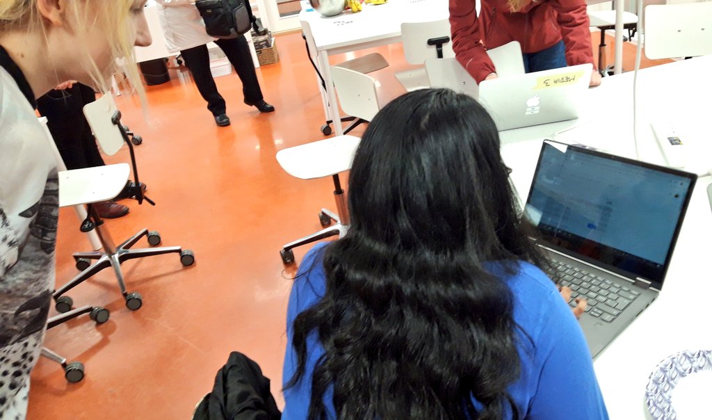 merivainio's tweet photo. Girls' computer club came to @otaniemenlukio #makerspace #fablearnlab #espoonlukiot #MakeWithEspoo https://t.co/jLkhkJgGbP