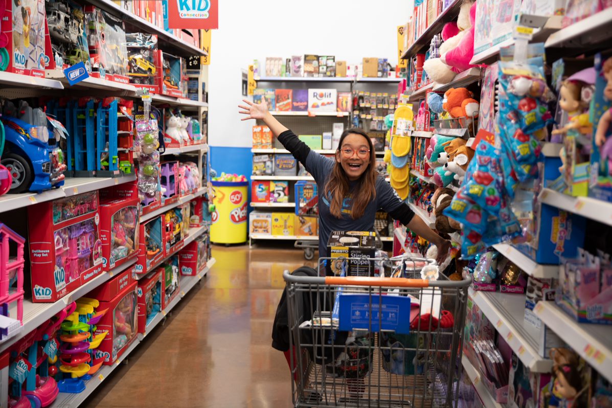 LifeAtKoch's tweet photo. Employees across Koch companies are celebrating the season of giving. Most recently, #TeamKoch shopped for The Salvation Army Angel Tree to help make this time of year a little merrier for those in need. https://t.co/ZyojhzKL16