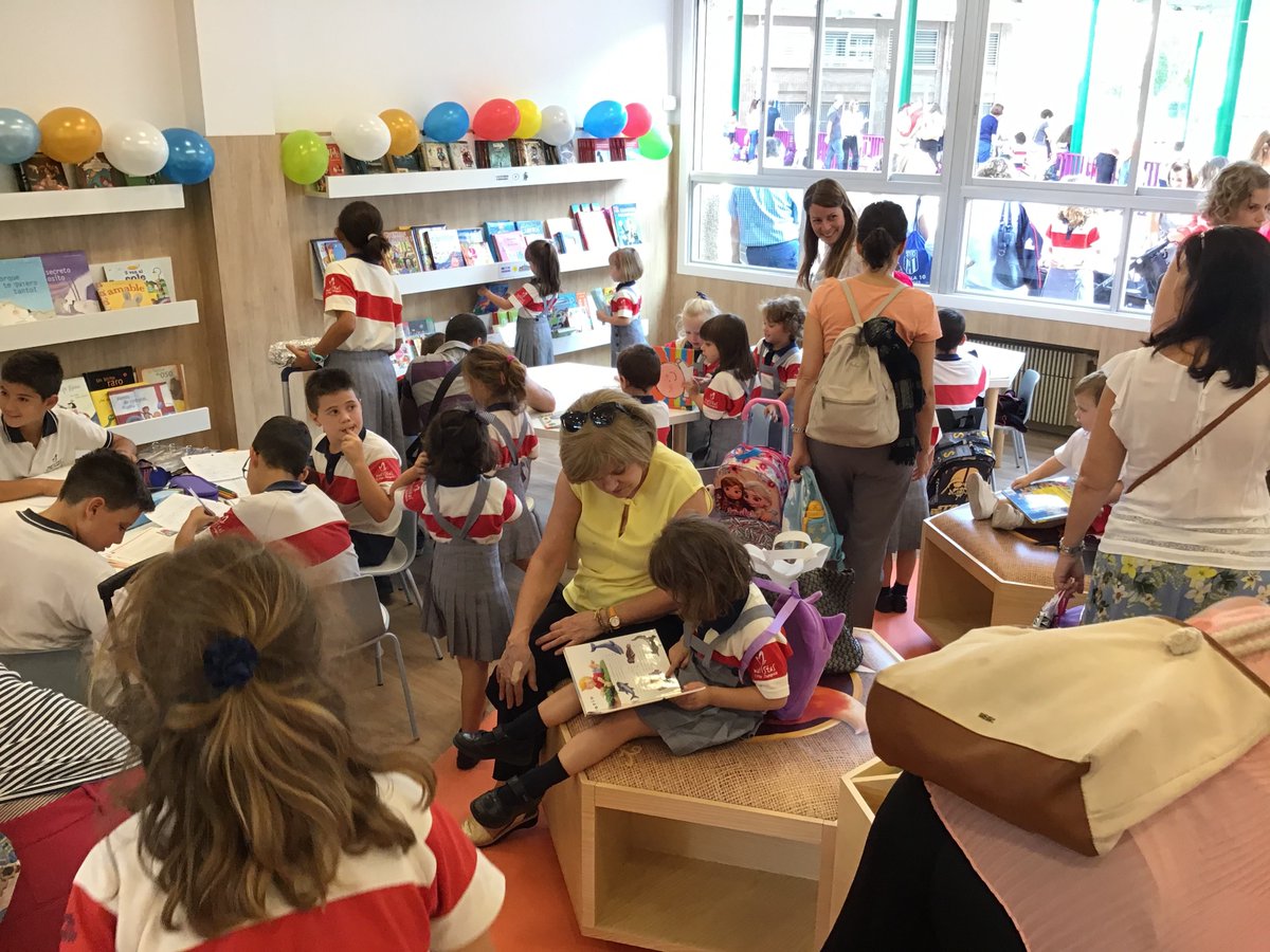 maristasiberica's tweet photo. Biblioteca cooperativa e interactiva para los más pequeños en nuestro colegio de Zaragoza @maristaszgz #masqueaulas #AhoraMaristas https://t.co/4kY7OnxBUn https://t.co/BX2oP57xjZ
