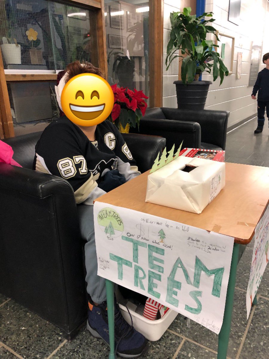EcoSimcoe's tweet photo. Simcoe students teaming up with Team Trees (and helping plant more than 150 trees) https://t.co/gZbs4dXzLK