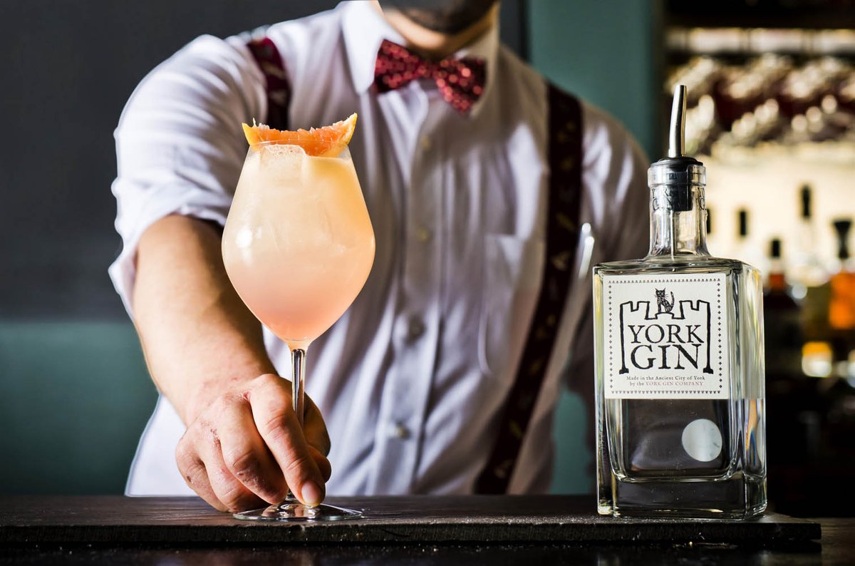 ChapterHouseYRK's tweet image. Calling all #gin lovers…

Gather some friends for our gin tasting masterclasses! 
Find out more and book via the link: bit.ly/2YjMStf