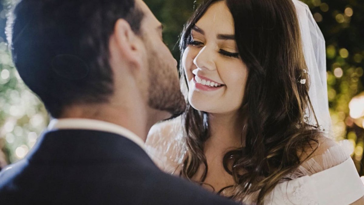 doce7r's tweet photo. mi bb se casó 🕊 https://t.co/uSBibxRRY6