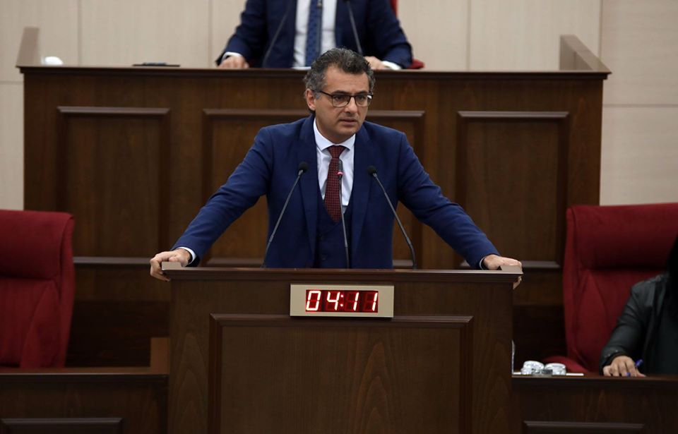 CTPKurumsal's tweet photo. ERHÜRMAN: TEMEL DERDİMİZ KIBRIS TÜRK HALKININ VAROLUŞUNU, KİMLİĞİNİ, KÜLTÜRÜNÜ GELECEĞE TAŞIMA GAİLESİDİR

Bütçe görüşmelerinin ikinci gününde kürsüye çıkan CTP Genel Başkanı Tufan Erhürman’ın konuşmasında öne çıkanlar için 👇
https://t.co/z5bmeVLbhc https://t.co/0mBcUzFtBh