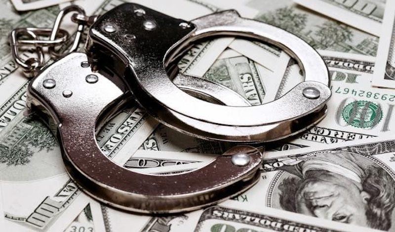 GustavoCols's tweet image. Since 2007, the two allegedly operated a cybercrime ring called "#Bayrob Group."

 bit.ly/2RD6ur9