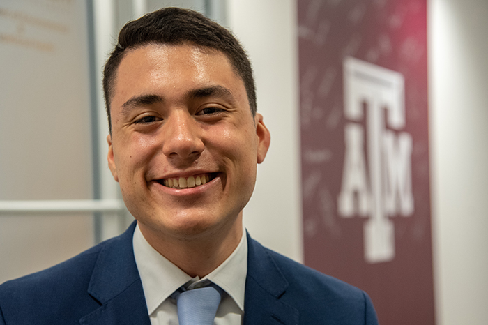 TAMU_SPH's tweet photo. “I chose to minor in public health because of the diverse expertise provided to students by first-class researchers and faculty always willing to support their students.” Sebastian Godoy
https://t.co/xFg5K3CD29

#OGAPS #tamu #thisispublichealth https://t.co/d0pSavBTl7