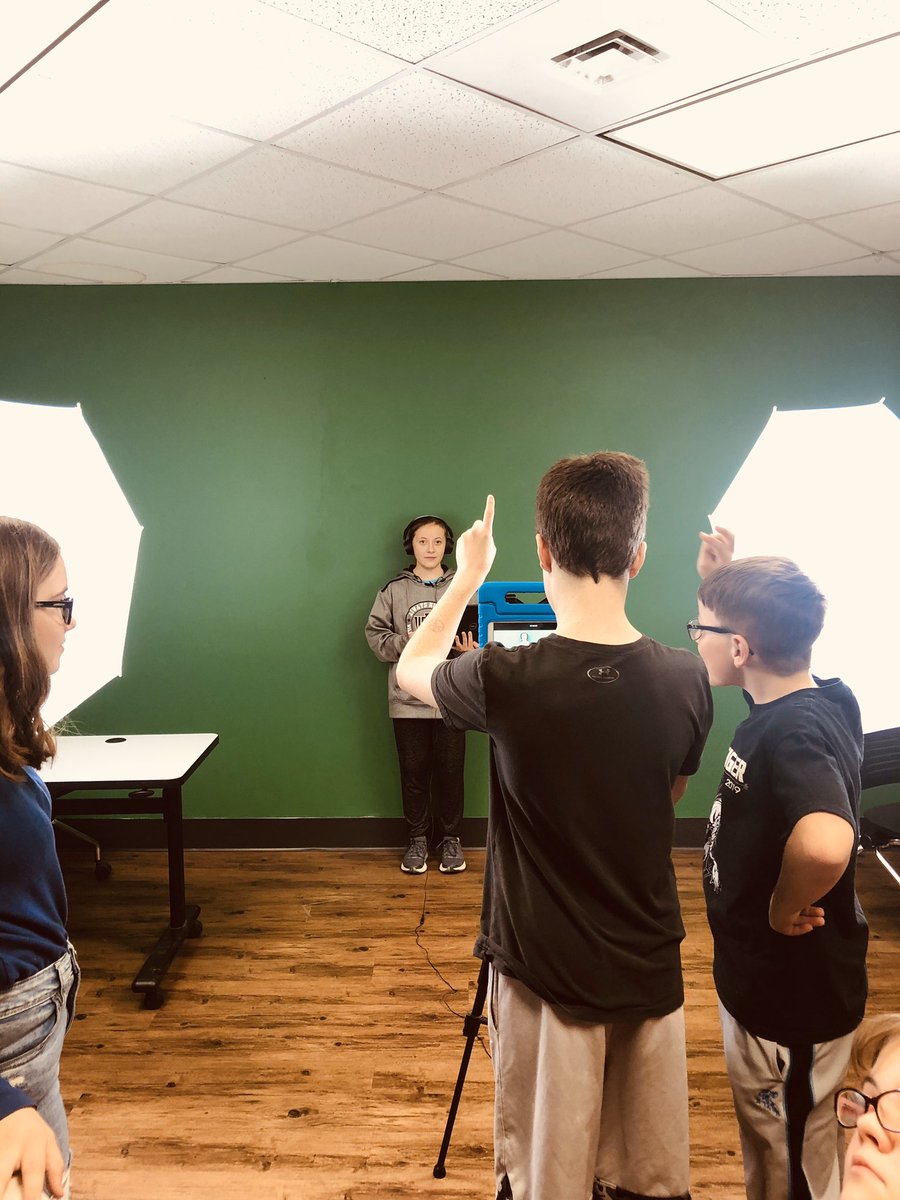 SheriBRealtor's tweet photo. I am loving partnering with @CalLeigh79 to make videos about Ancient Egypt as they use them as their unit culmination! #mediaroominuse #studentsleadinglearning #WeAreWillard @WISWillard @willardschools https://t.co/YNNrnBUFf0