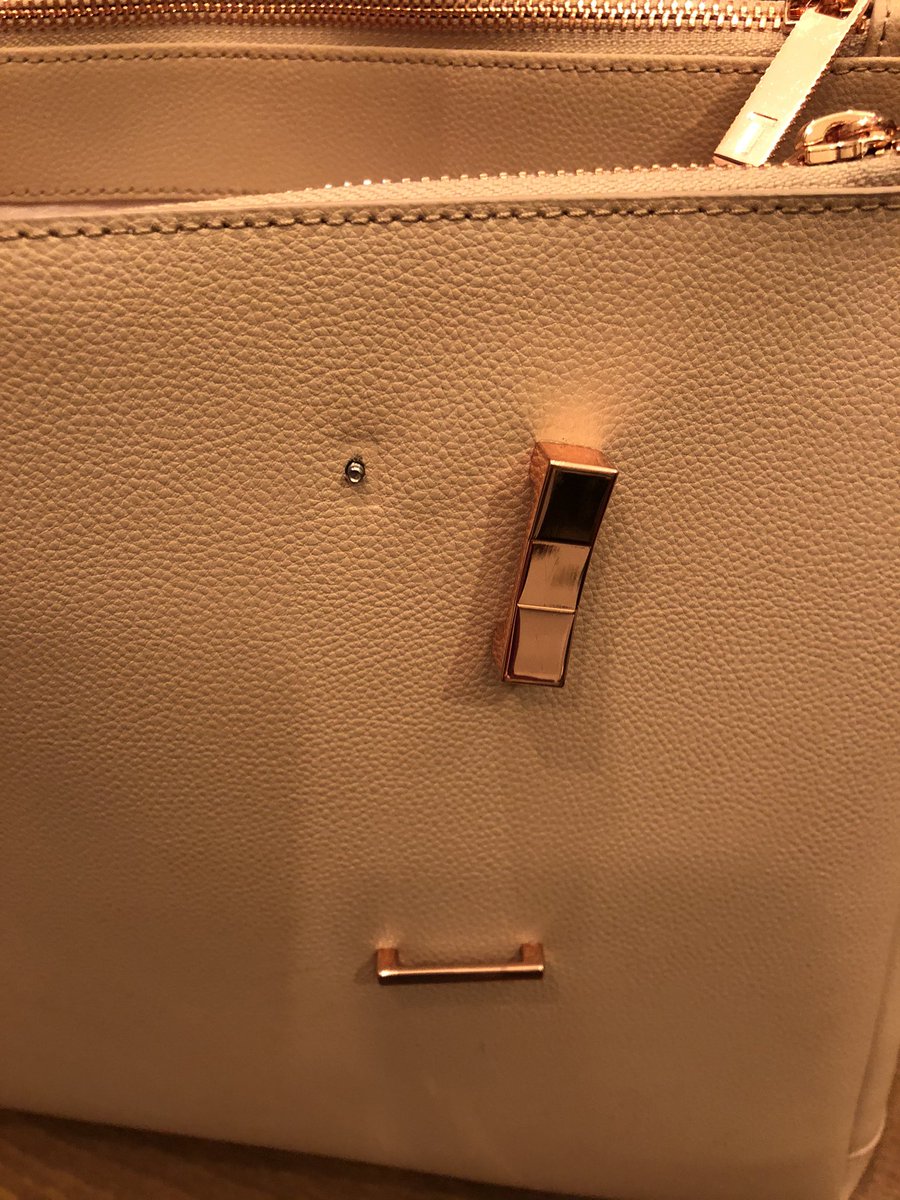 pen27pony's tweet photo. Poor show @ted_baker broken bag £250.00 and less than 6 months old and customer service was appalling on the phone didn’t want to know https://t.co/bWZGEhX1fC