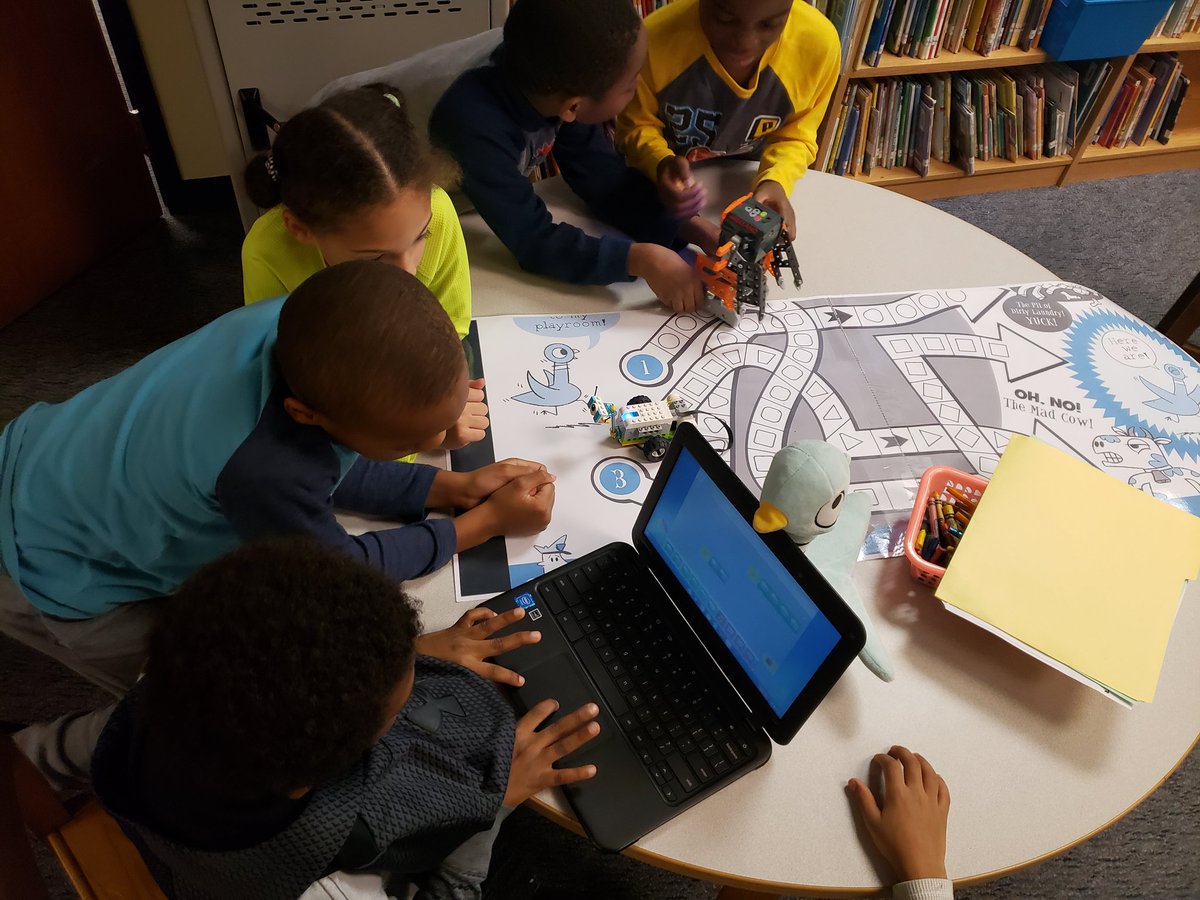 books74's tweet photo. The kids and Milo helped Pigeon today through the maze! Very challenging.  #csdhoc2019 #HourOfCode #lego @MoWillems @The_Pigeon https://t.co/TwVGqeSY9t