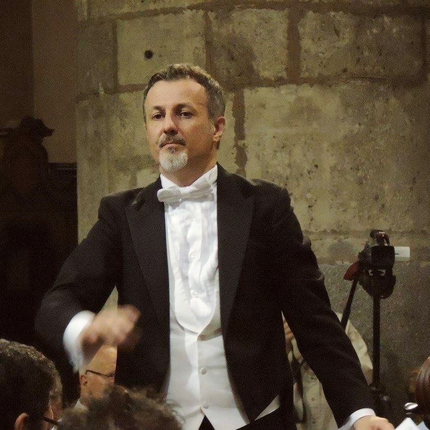 CBMMilano's tweet photo. Chi è il #maestro #MicheleBrescia, #direttoredorchestra del #concerto di #musicaclassica per soli, #coro e #
orchestra del #18dicembre alla #BasilicadisantEustorgio? https://t.co/MCJaFzuC4F
#Milano #cooperativasociale #ilmelograno #CBM #buonfuturo #bambini #famiglie https://t.co/Hp7g5N172t