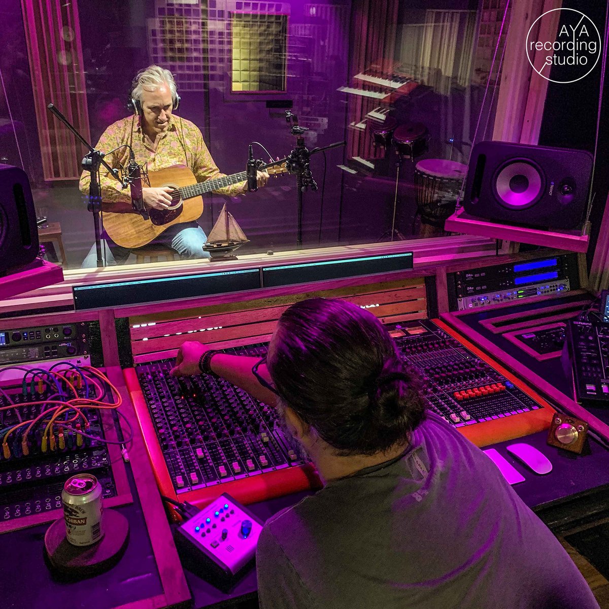 ayastudios's tweet photo. Working on the guitar recording with Ken on the song that he wrote. Love this Toft analog mixing console, the sound is so great and so easy for recording and mixing!
#ayastudios #recordingstudio #musicproduction #germanengineer #analogconsole #guitarplayer #toftatb24 #toft https://t.co/KAe0I5Bqw4