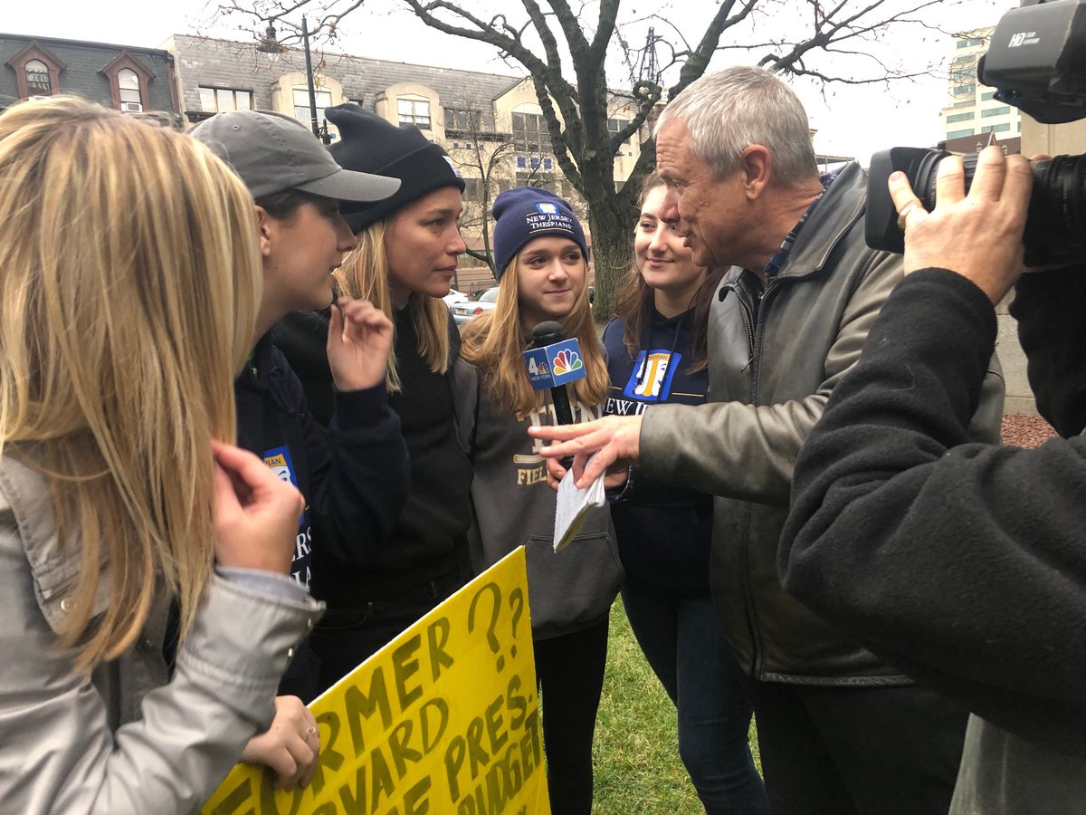 Principal_TRHSN's tweet photo. Thank you Piper! Great job Toms   River! #WhatTRStandsToLose ⁦@GovMurphy⁩ https://t.co/G1PDPMRgfz