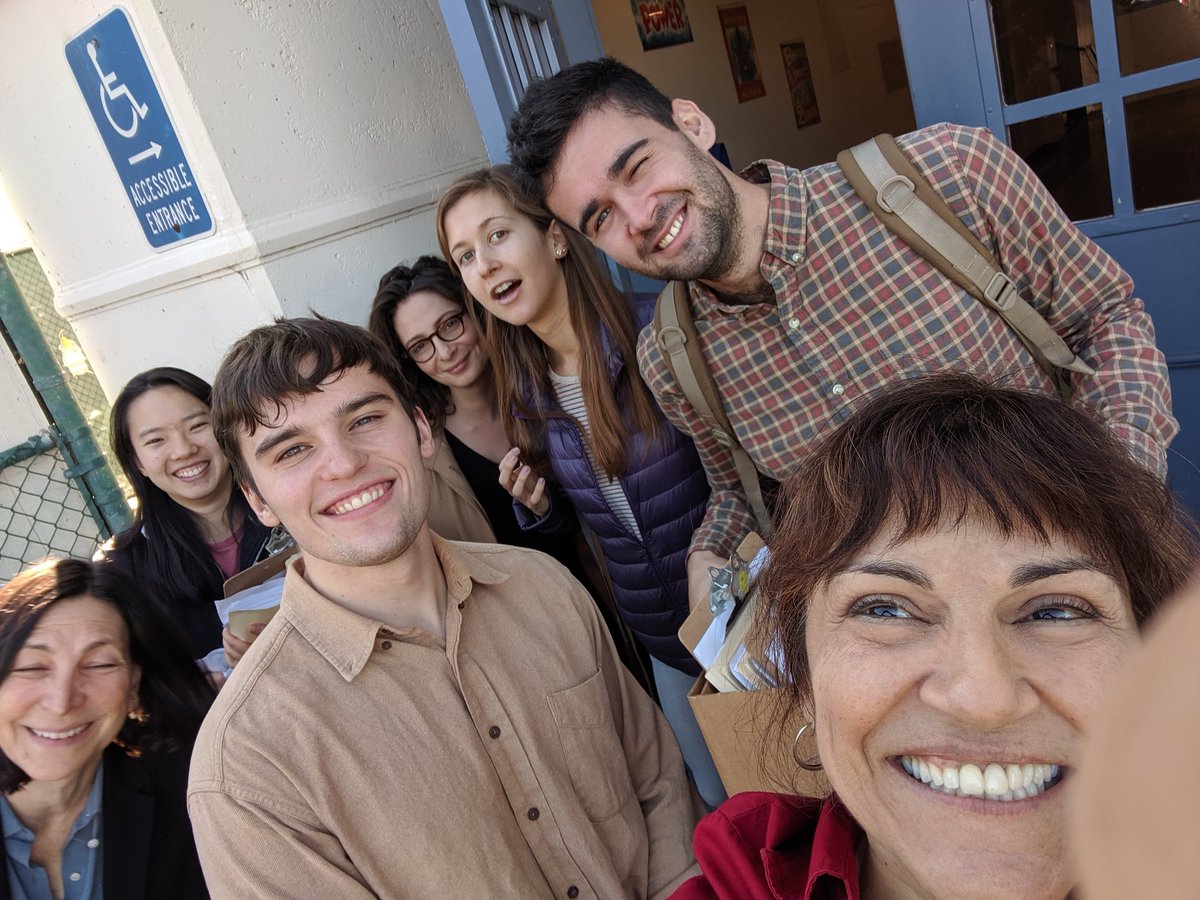 DrYaldaUhls's tweet image. #prepost back at the school with rock star #research team @scholarsnstory