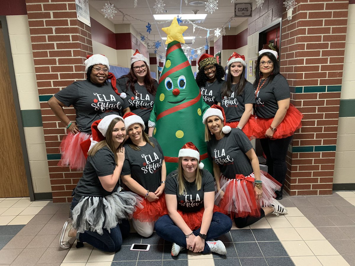 MrsJarebica's tweet photo. Christmas is coming! @CryarCats #notyouraverageteam https://t.co/GxwCEToYVR