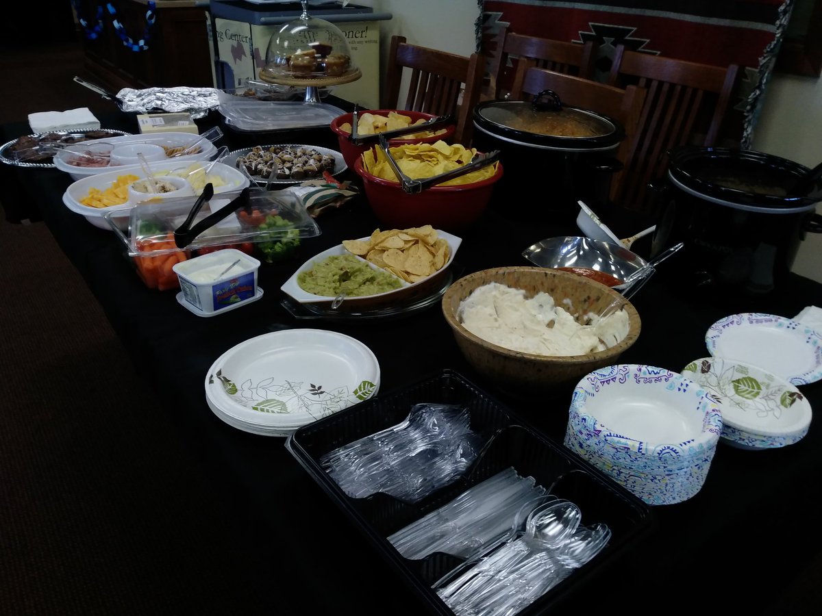 ouwrites's tweet photo. Need some snacks to keep you going during finals?? Come by and grab some. We've got plenty!! Desserts, too 😄😋 https://t.co/7npFlxzXsQ
