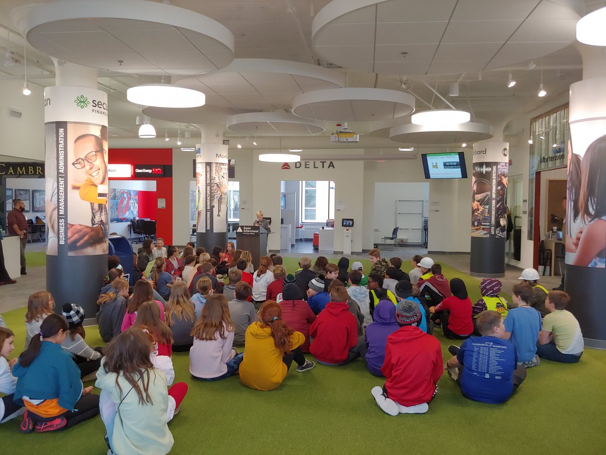 therealVVMS's tweet photo. Joe is the mayor of Biztown! @JAUpperMidwest #workreadyMN #kidsinnovateMN #moneysmartMN https://t.co/WtE7ZTyGjg