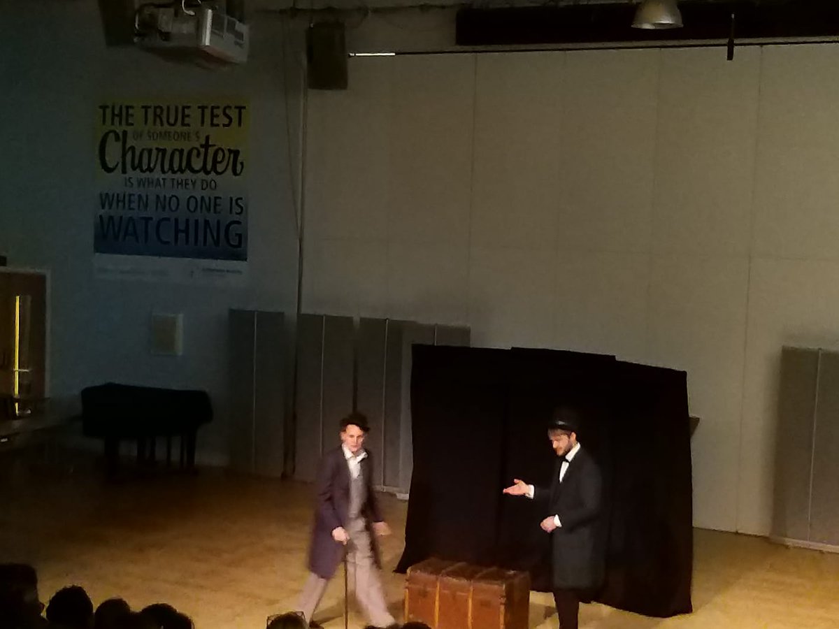 NA_English1's tweet image. Students fully engaged in Jekyll and Hyde performance by @OnSetTexts @northacad @ULEngNews