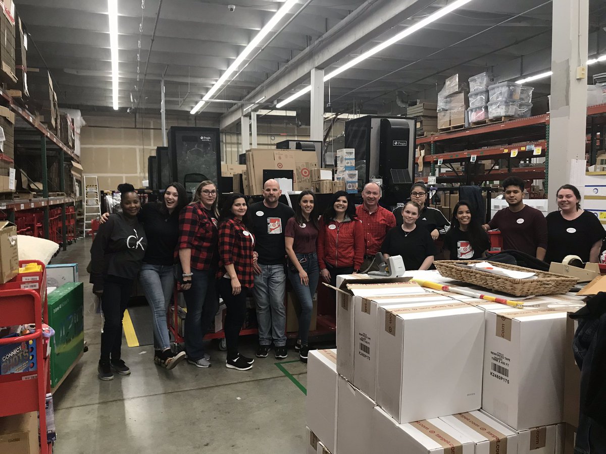 salamlazkani's tweet photo. T1417 is owning the FF game and store looks awesome!! Winning is what this team does!! Thank you 
@theReal_McGowan !!! @Johnson1Bill https://t.co/Zi1bxbjkEE
