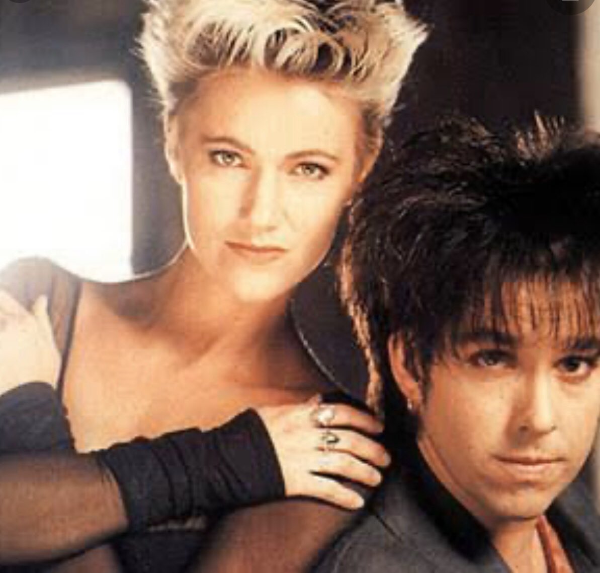 NatthaWorld's tweet photo. จากไปอีกคน Marie Fredriksson นักร้องนำวงดูโอ Roxette เสียชีวิตด้วยวัย 61 ปี หลังจากต่อสู้กับเนื้องอกในสมองถึง 17 ปี
ใครที่ทันดูหนังดัง Pretty Woman คงจะจำเพลง "It must have been love" ได้ น่าจะเป็นเพลงที่สร้างชื่อเสียงให้กับเธอมากที่สุด #Roxette #10DEC2019 https://t.co/CEAYzVcVgM