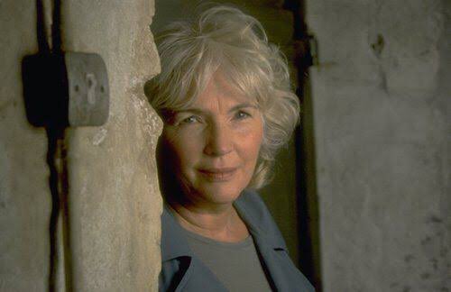 Happy birthday Fionnula Flanagan, whom I first saw in the charming Waking Ned Devine. 