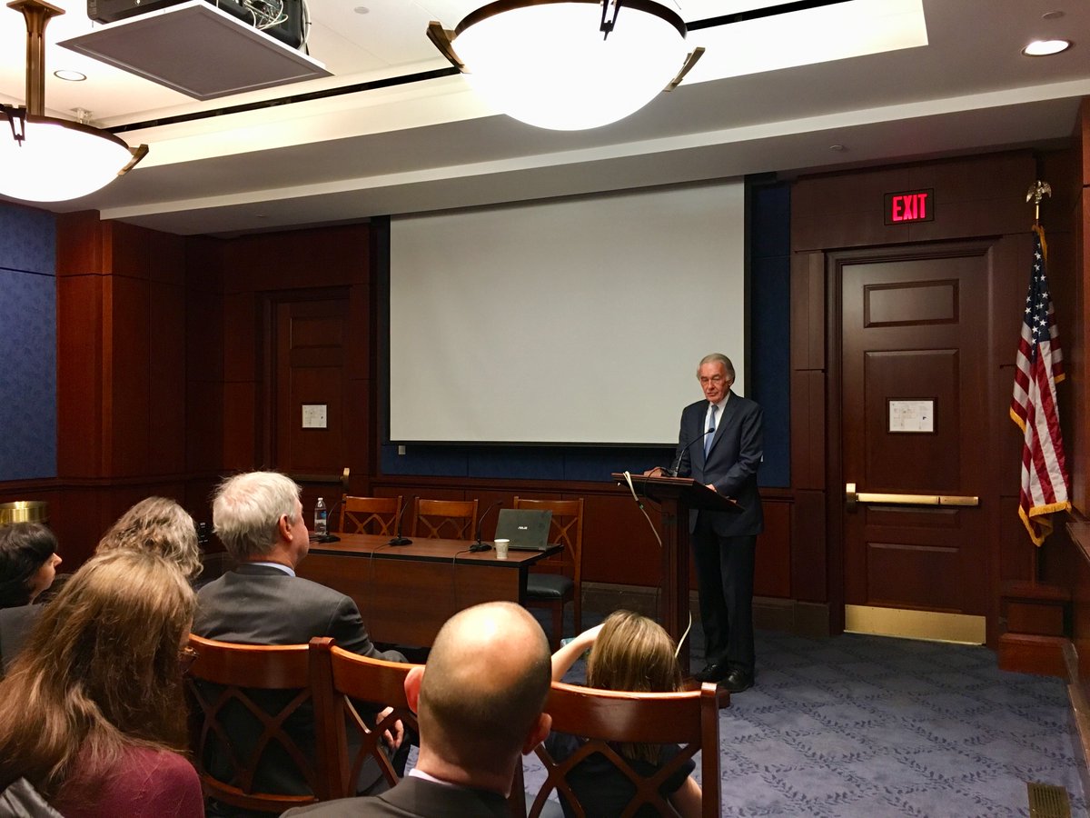 SRHRforAll's tweet photo. “We hear you. We see you. We love you.” For #HumanRightsDay, @SenMarkey introduces the #GLOBEact, to strengthen US commitment to advancing and protecting #LGBTI human rights around the globe. Learn more here: https://t.co/DKdGgzdma5 https://t.co/nz9pcFimUp