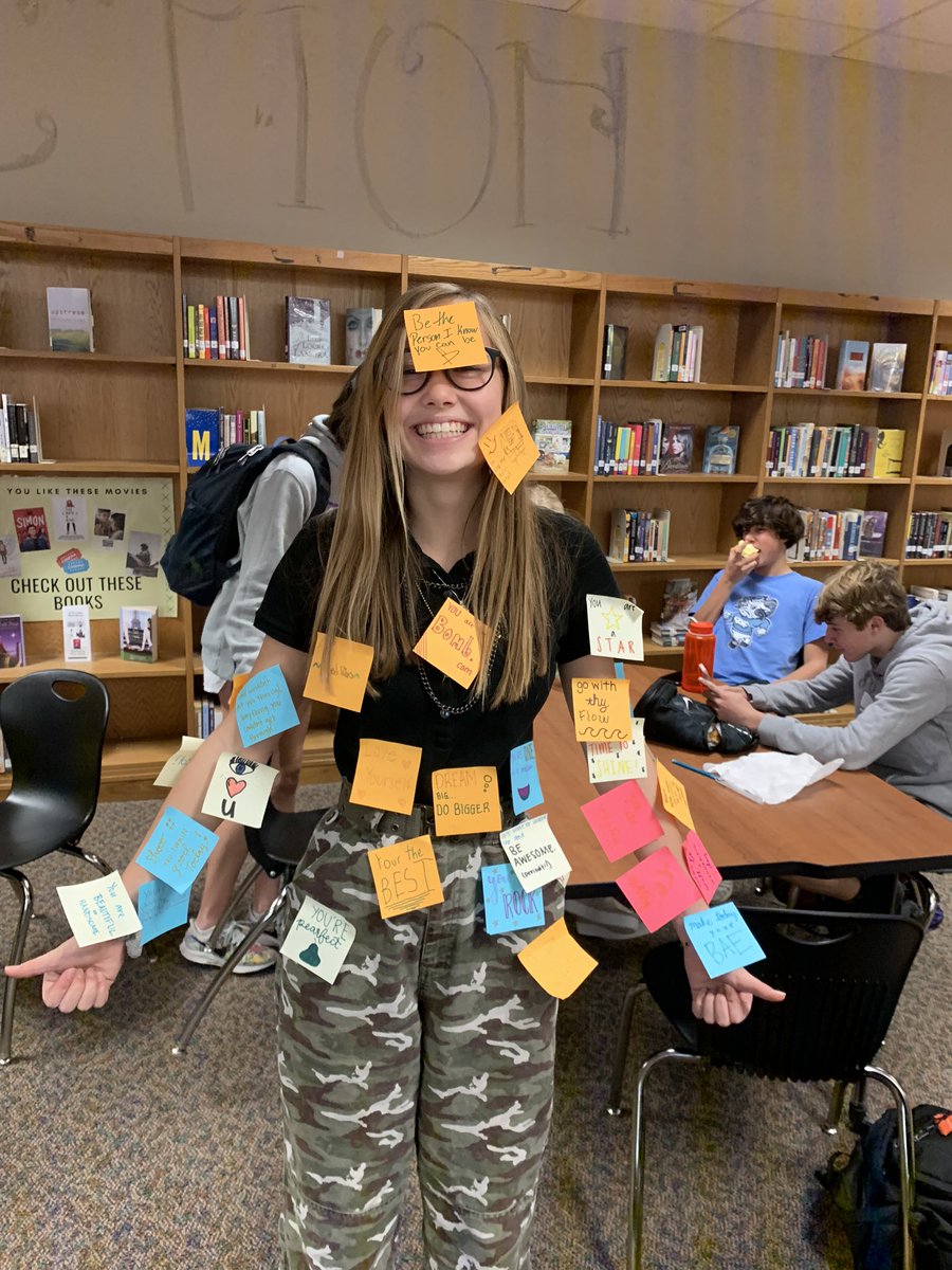 KindnessHshs's tweet photo. Look at these AMAZING notes our RAKtivists made for the kindness wall today! #hshsrak https://t.co/FBPmU0Zf5h