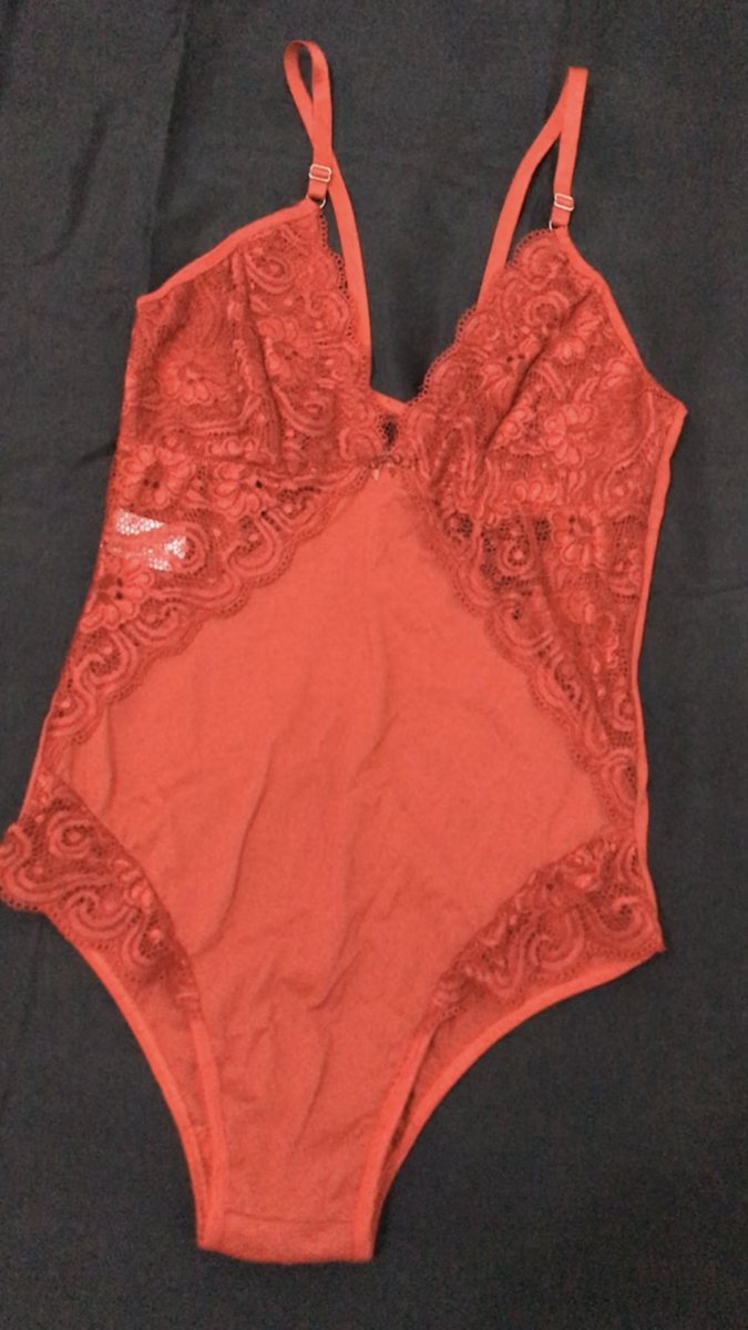 CalazansModa's tweet image. Body com detalhes de renda ☺️
Nas cores disponíveis 
Rosa com bojo 
Vermelho sem bojo 
Chame nosso atendente ⤵️bit.ly/3569z6Z